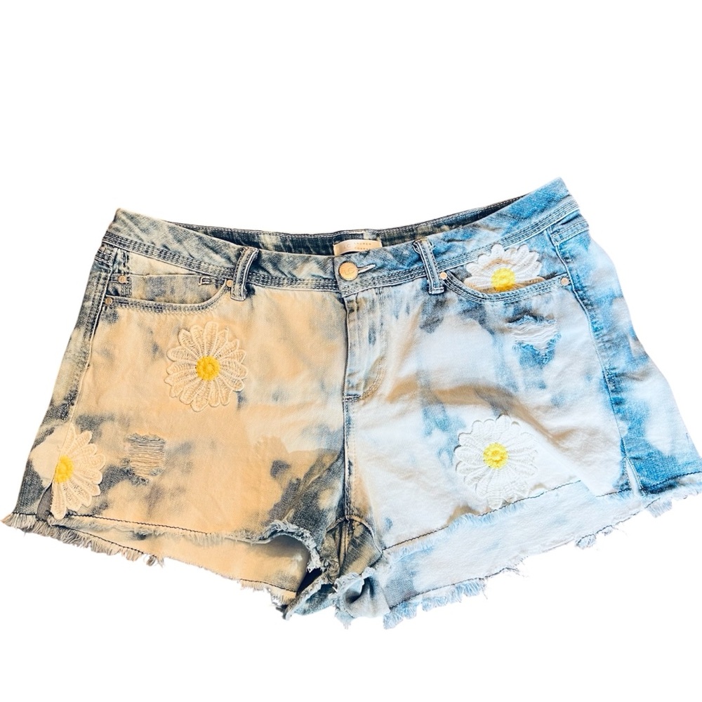 LC Floral Embroidered Bleach-Washed Denim Shorts Size 12